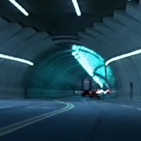 T-800とカーチェイスするトンネル